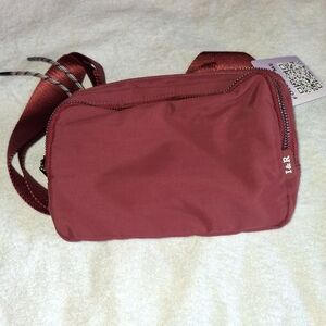 Maroon Woman's Crossbody Bag